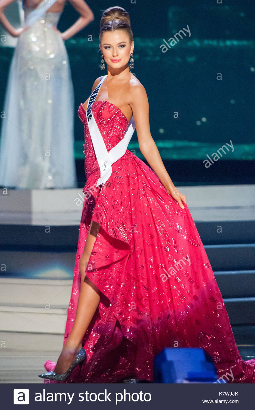 ukraine-diana-harkusha-evening-gown-comp