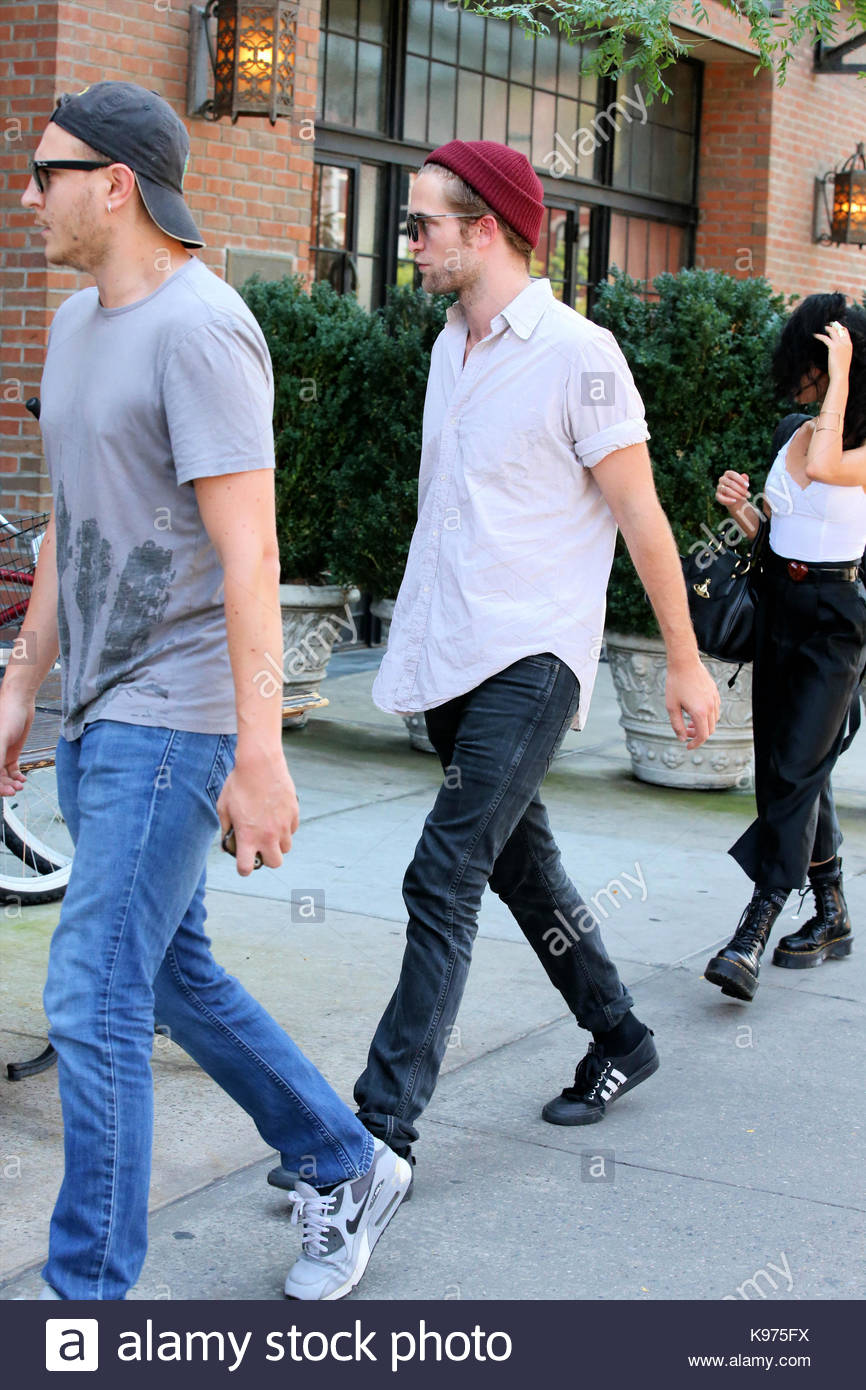 Tom Sturridge (born 1985) Tom Sturridge (born 1985)