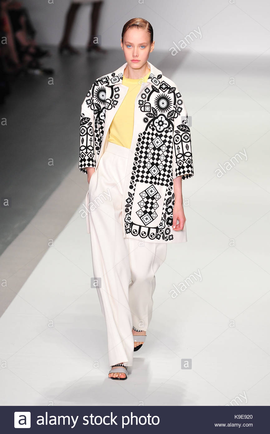 Fashion week Furton holly shop the shows lfw for girls Fashion style Furton holly shop the shows lfw for girls