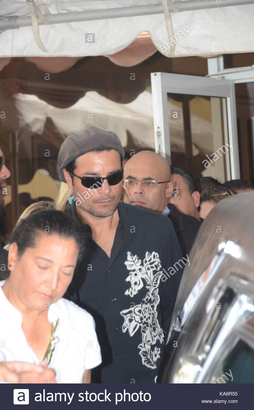 Chayanne. Chayanne with his wife Marilisa Maronese at his mother's