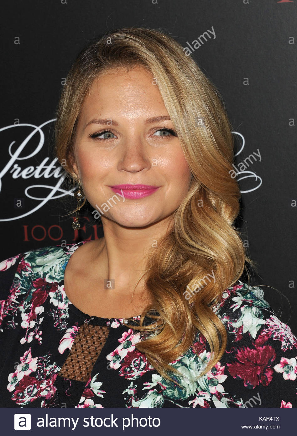 Vanessa Ray Pretty Little Liars Stock Photos & Vanessa Ray Pretty Little Liars Stock Images Alamy