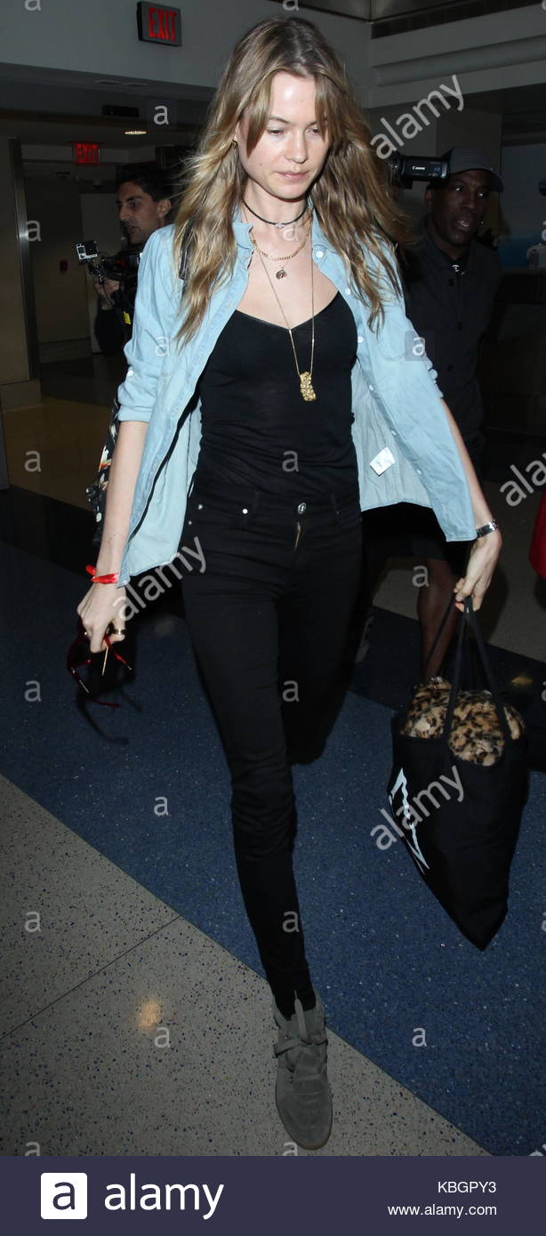 maroon 5 singer dating model Dating jobs buysell the maroon 5 frontman and his model wife became parents for the first the maroon 5 singer shocked the audience when he performed with a. maroon 5 singer dating model Dating jobs buysell the maroon 5 frontman and his model wife became parents for the first the maroon 5 singer shocked the audience when he performed with a.