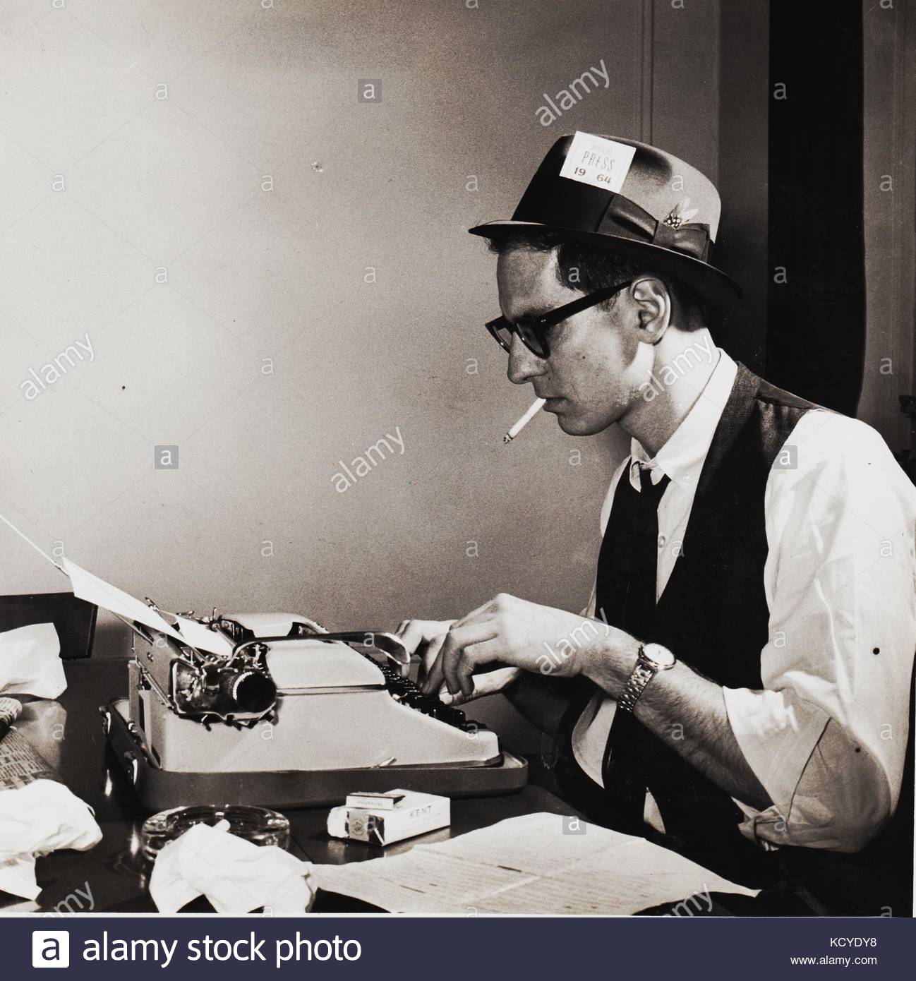 Reporter 1950s Stock Photos & Reporter 1950s Stock Images Alamy