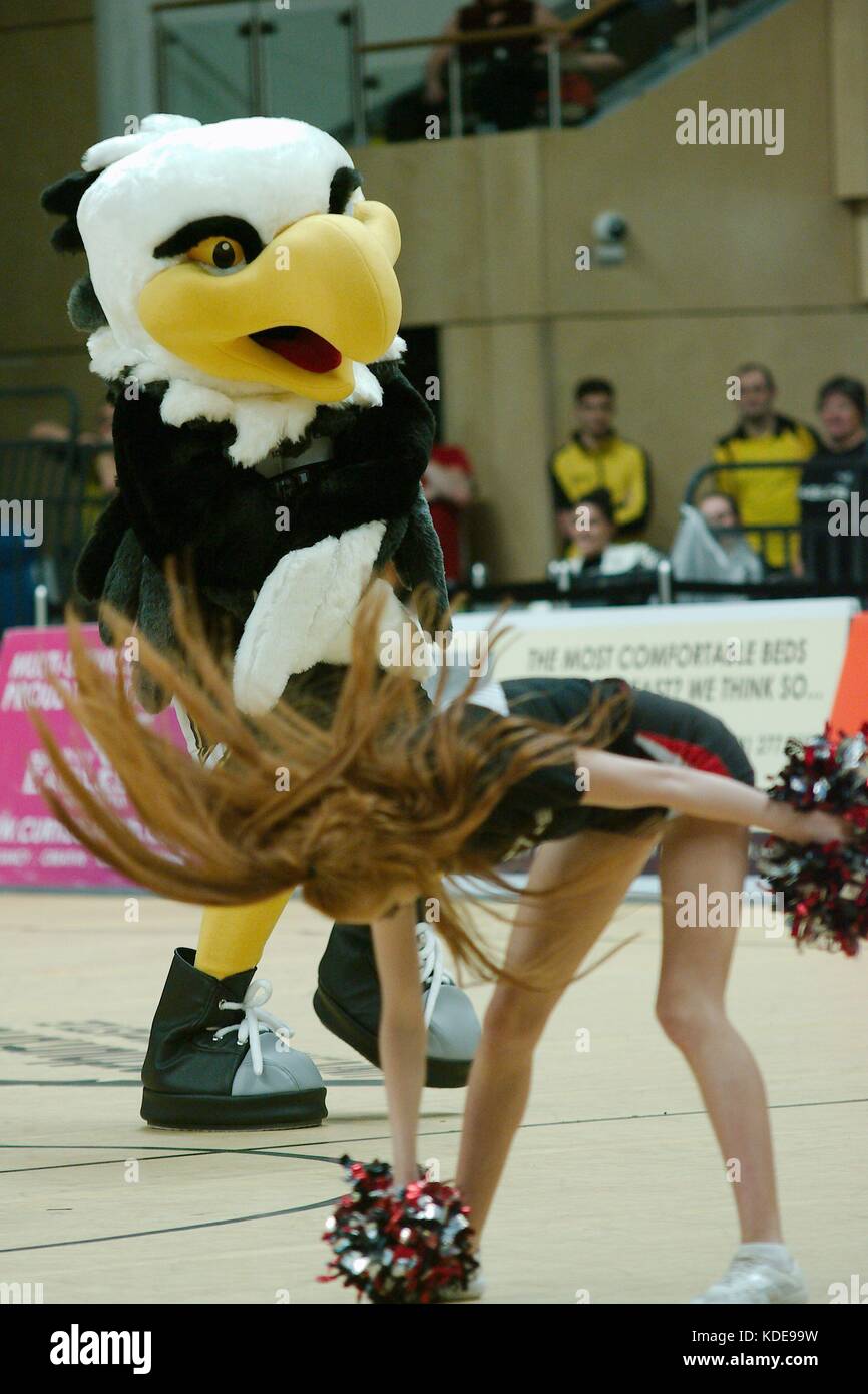 Mascot Cheerleader Stock Photos & Mascot Cheerleader Stock Images Alamy
