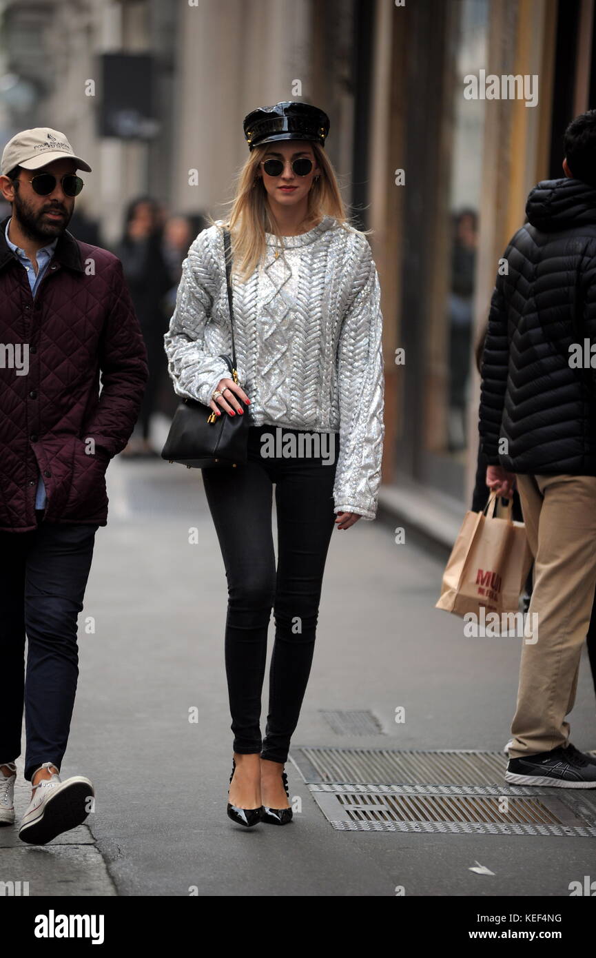 Milan, Chiara Ferragni shopping in the center with friends The famous