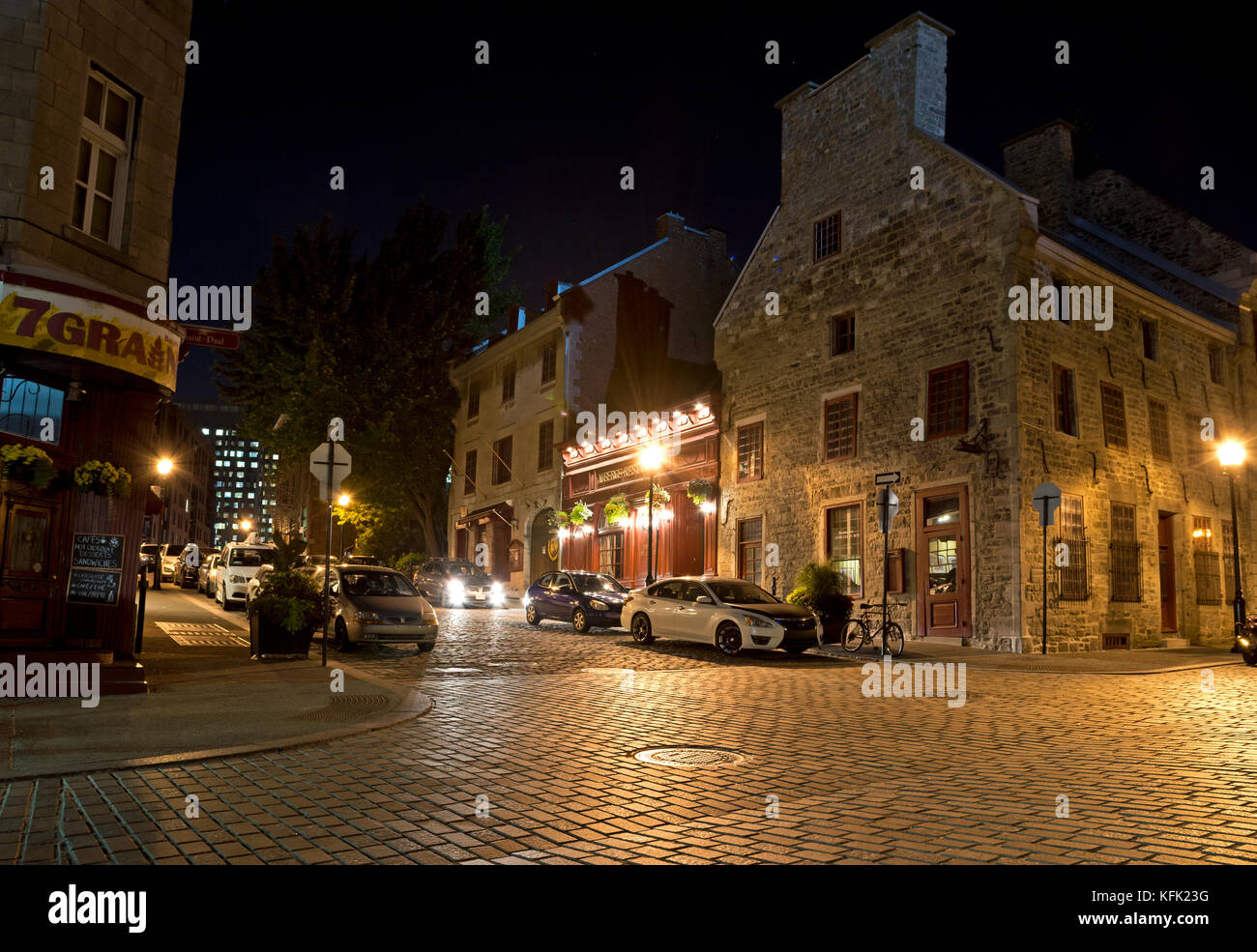 streets-of-old-montreal-at-night-vieux-m