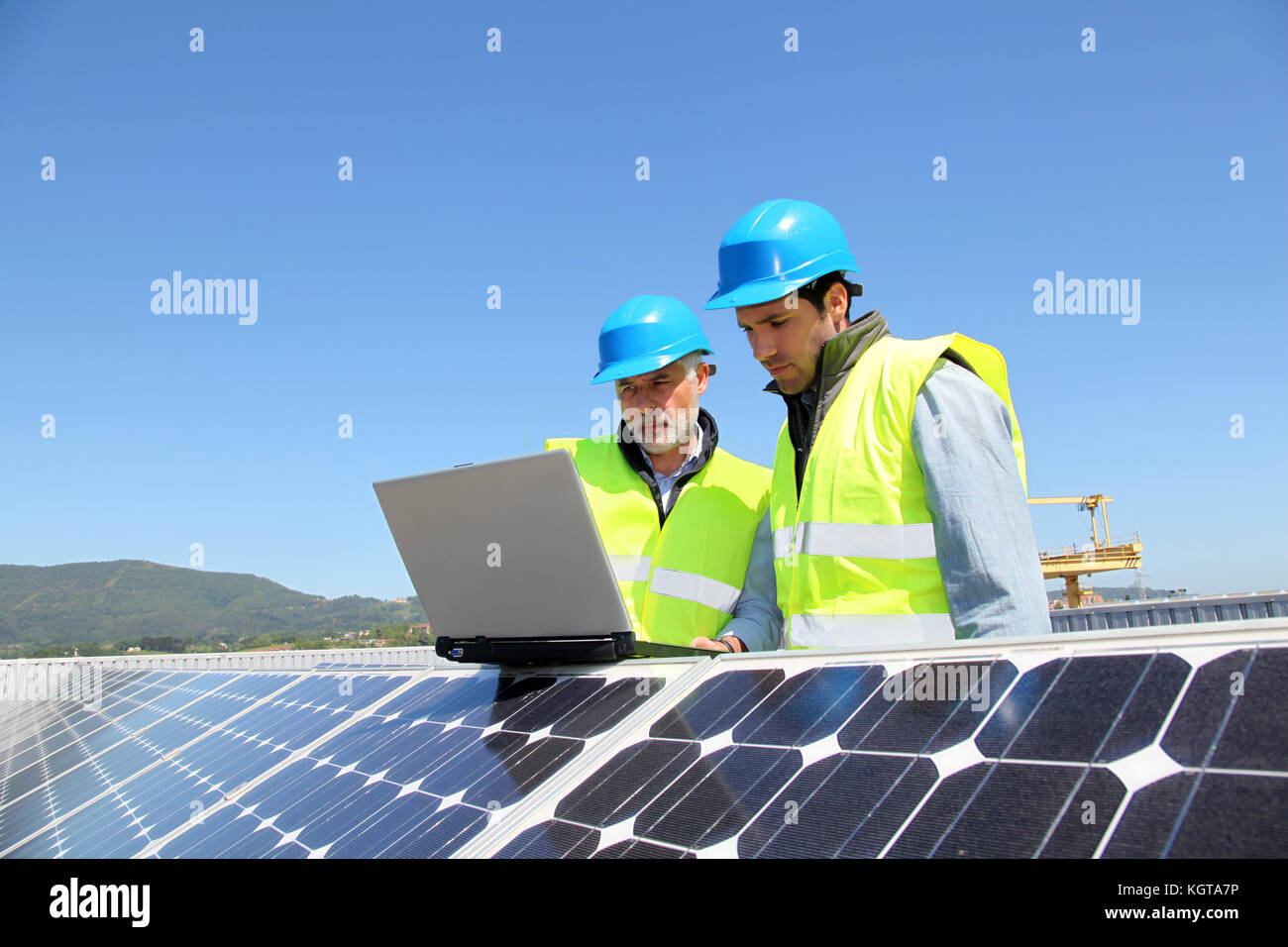 Engineers Checking Solar Panel Setup Stock Photo Alamy