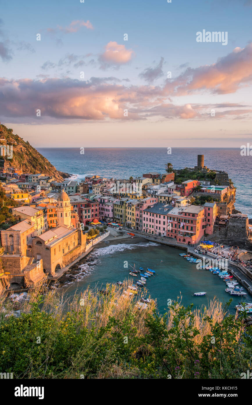 Cinque Terre Vernazza Sunset Hi Res Stock Photography And Images Alamy