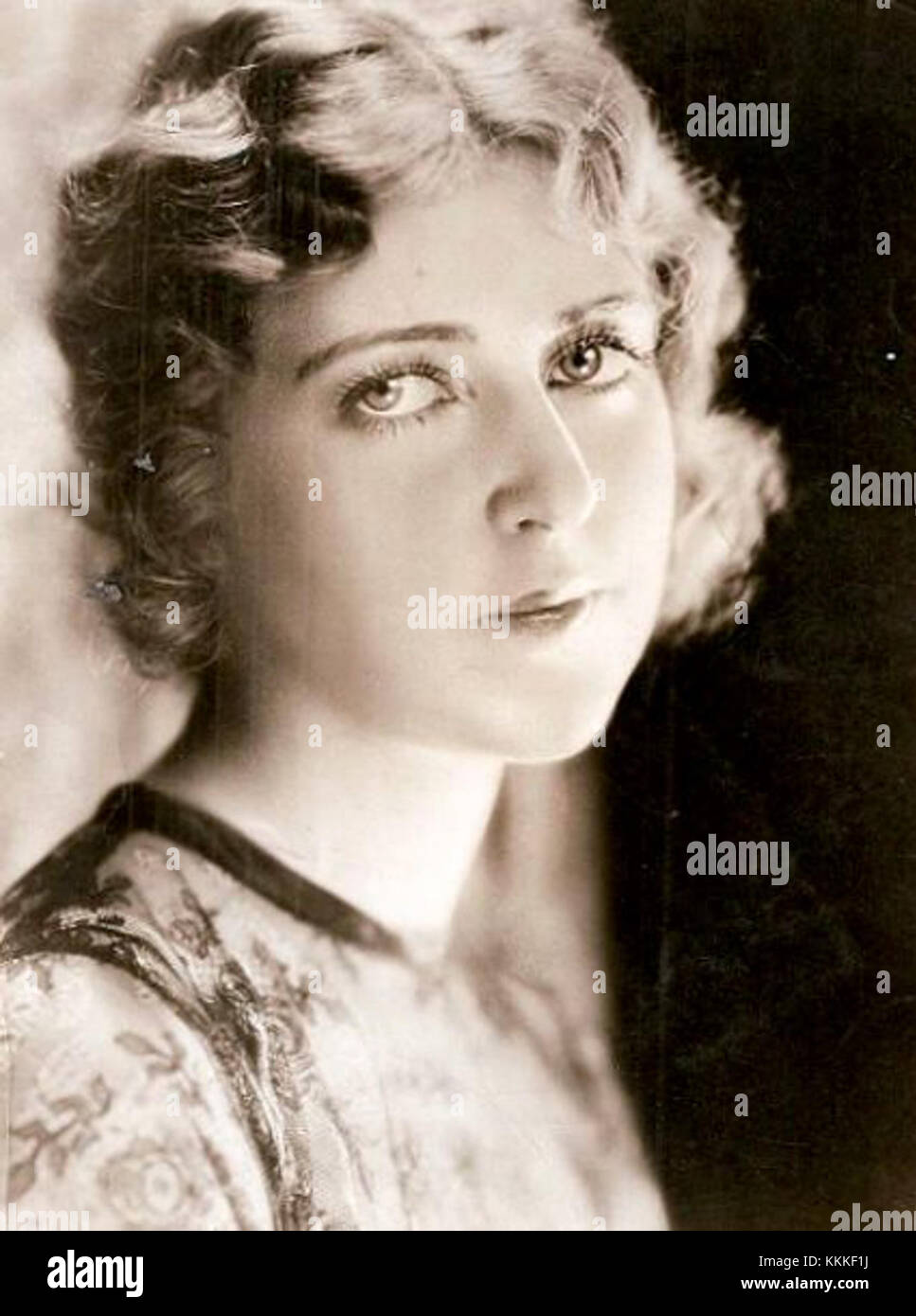 Watch Gloria Grey video Watch Gloria Grey video