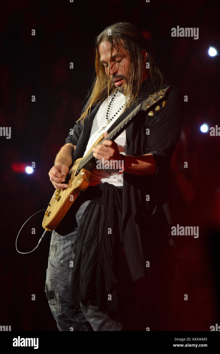 Guitar center hollywood florida Guitar Center Guitar Center Weekly Ad and Coupons in Hollywood FL and the surrounding area. Guitar Center boasts that it is the world’s largest musical instruments retailer, .