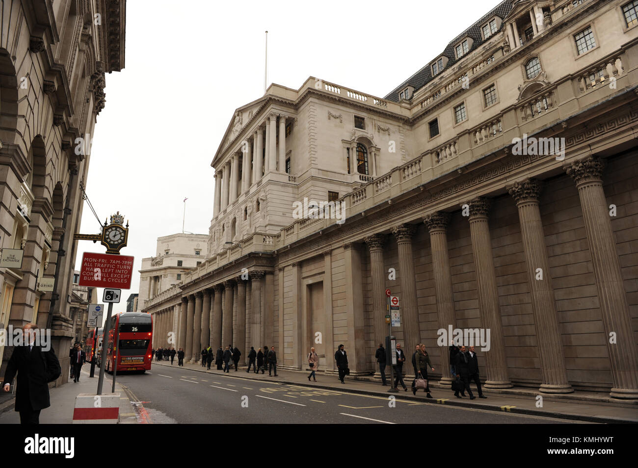 Forex exchange queen street