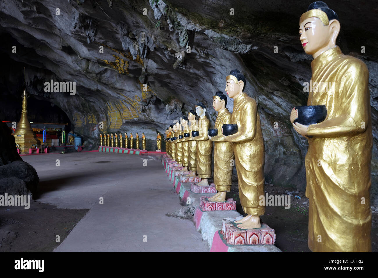 Hpa An Myanmar Circa April Buddhas In Saddar Cave Stock Photo