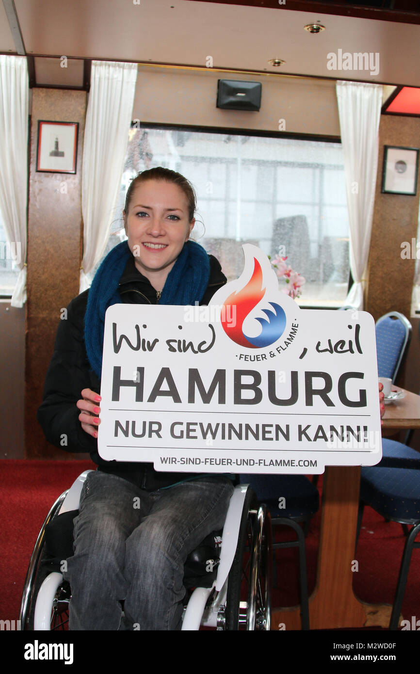 edina mueller rollstuhlbasketball sportler auf der olympia barkasse im rahmen der bewerbung von hamburg fuer die olympischen spiele barkassen meyer - Mller Bewerbung edina mueller rollstuhlbasketball sportler auf der olympia barkasse im rahmen der bewerbung von hamburg fuer die olympischen spiele barkassen meyer - Mller Bewerbung