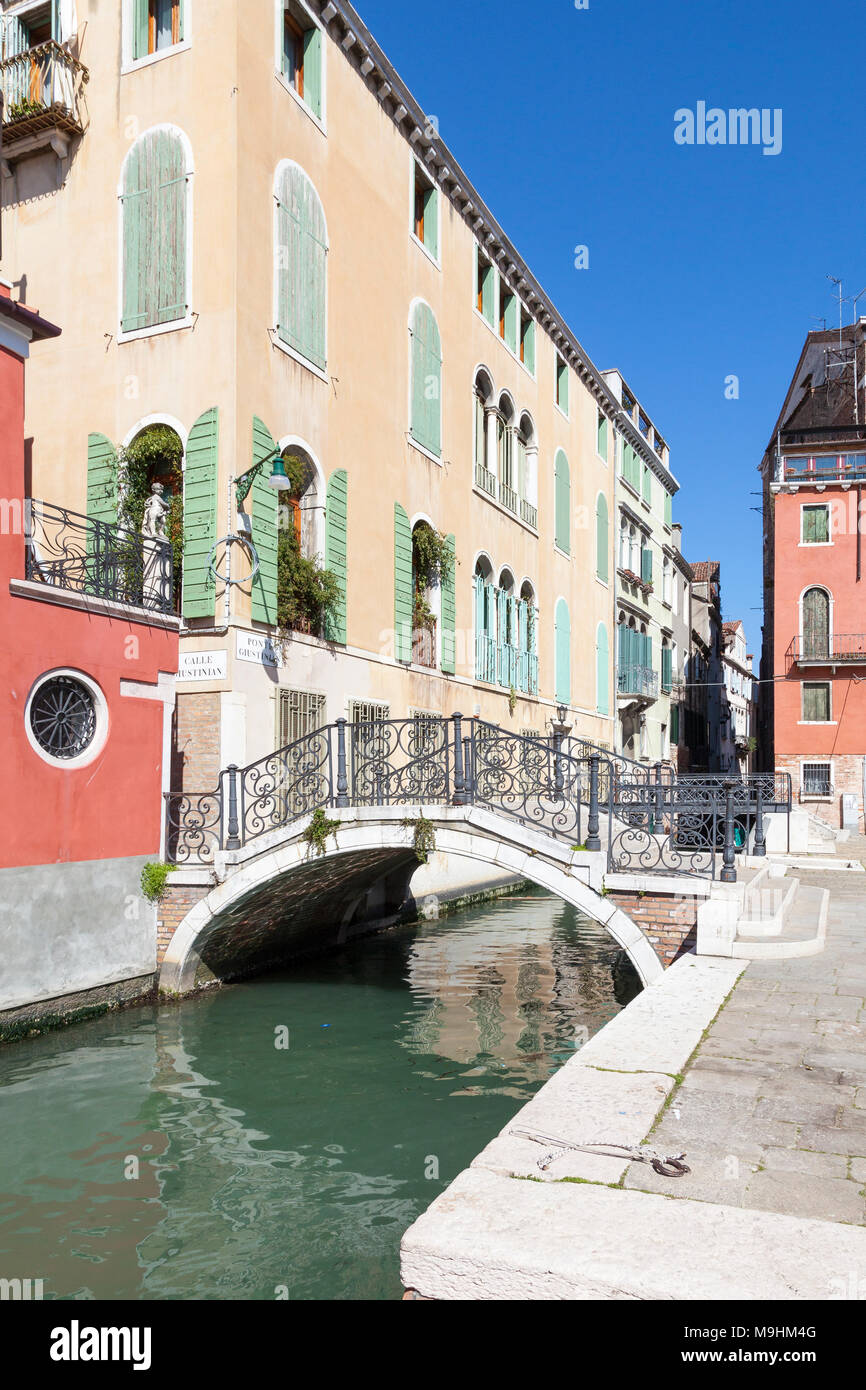 Wrought Iron Bridge Stock Photos & Wrought Iron Bridge Stock Images Alamy
