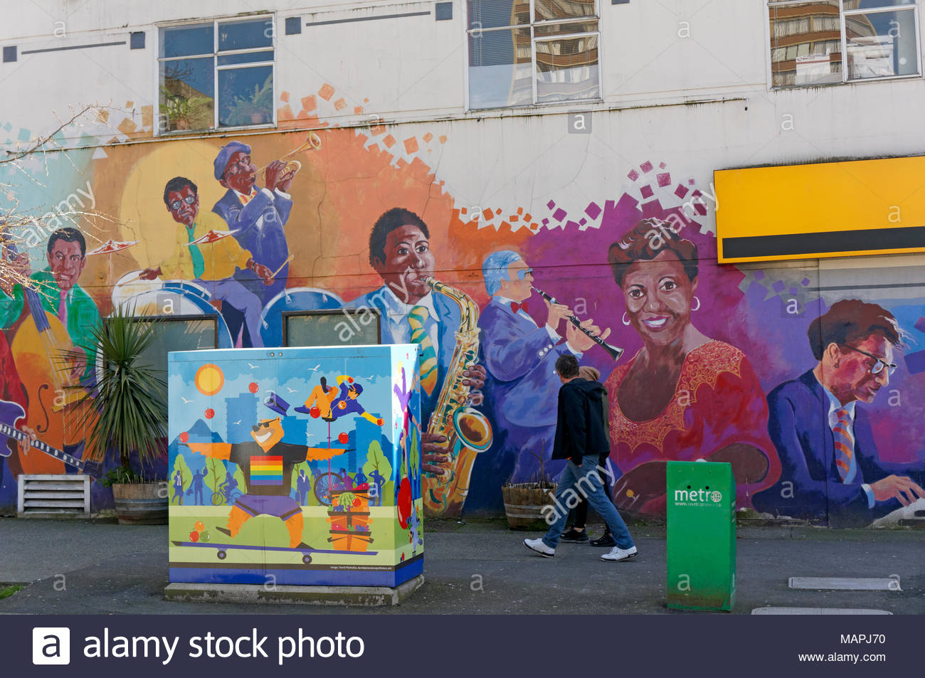 colorful-street-art-in-the-west-end-neig