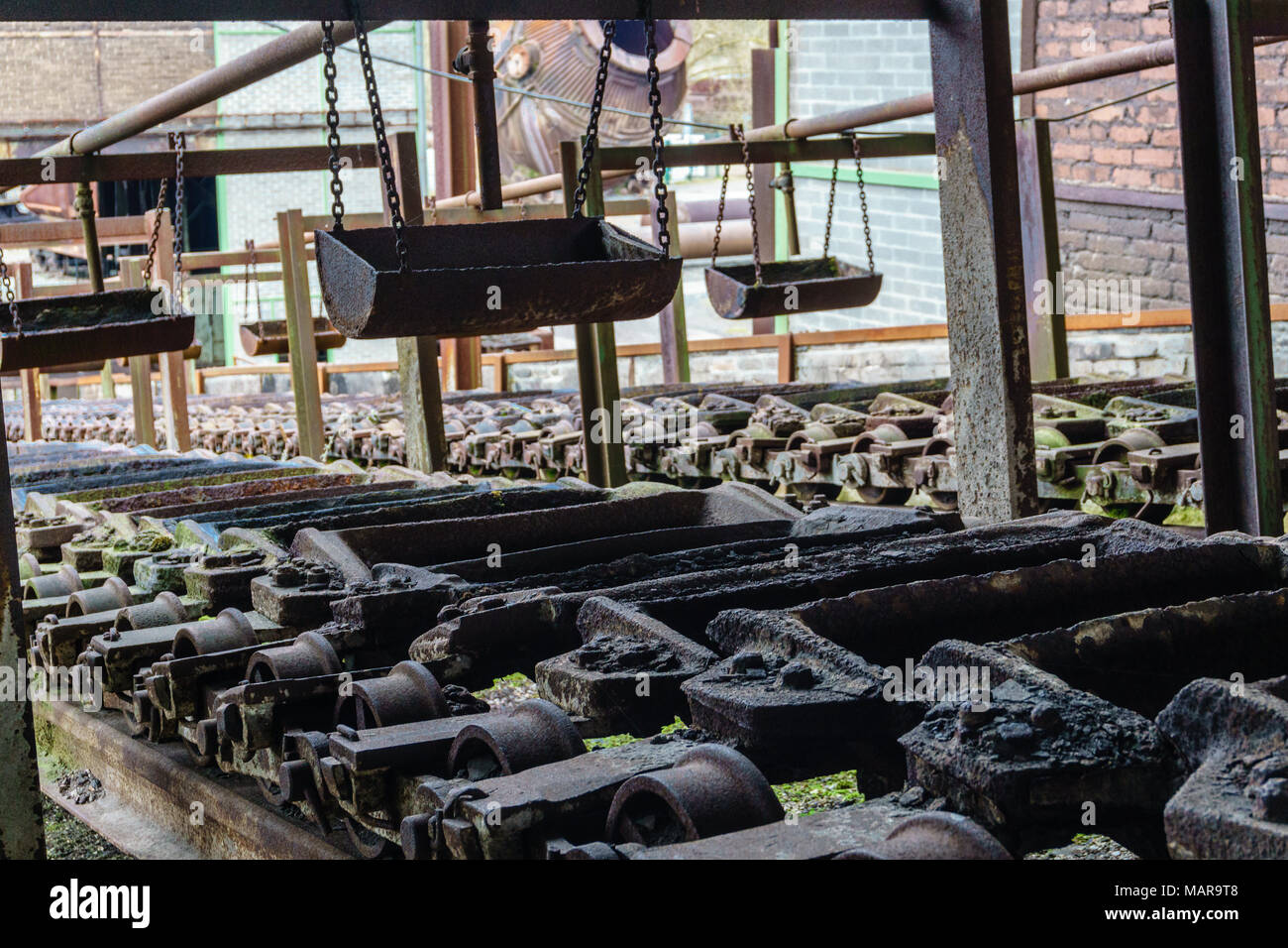 Pouring Molten Metal Equipment Hi Res Stock Photography And Images Alamy