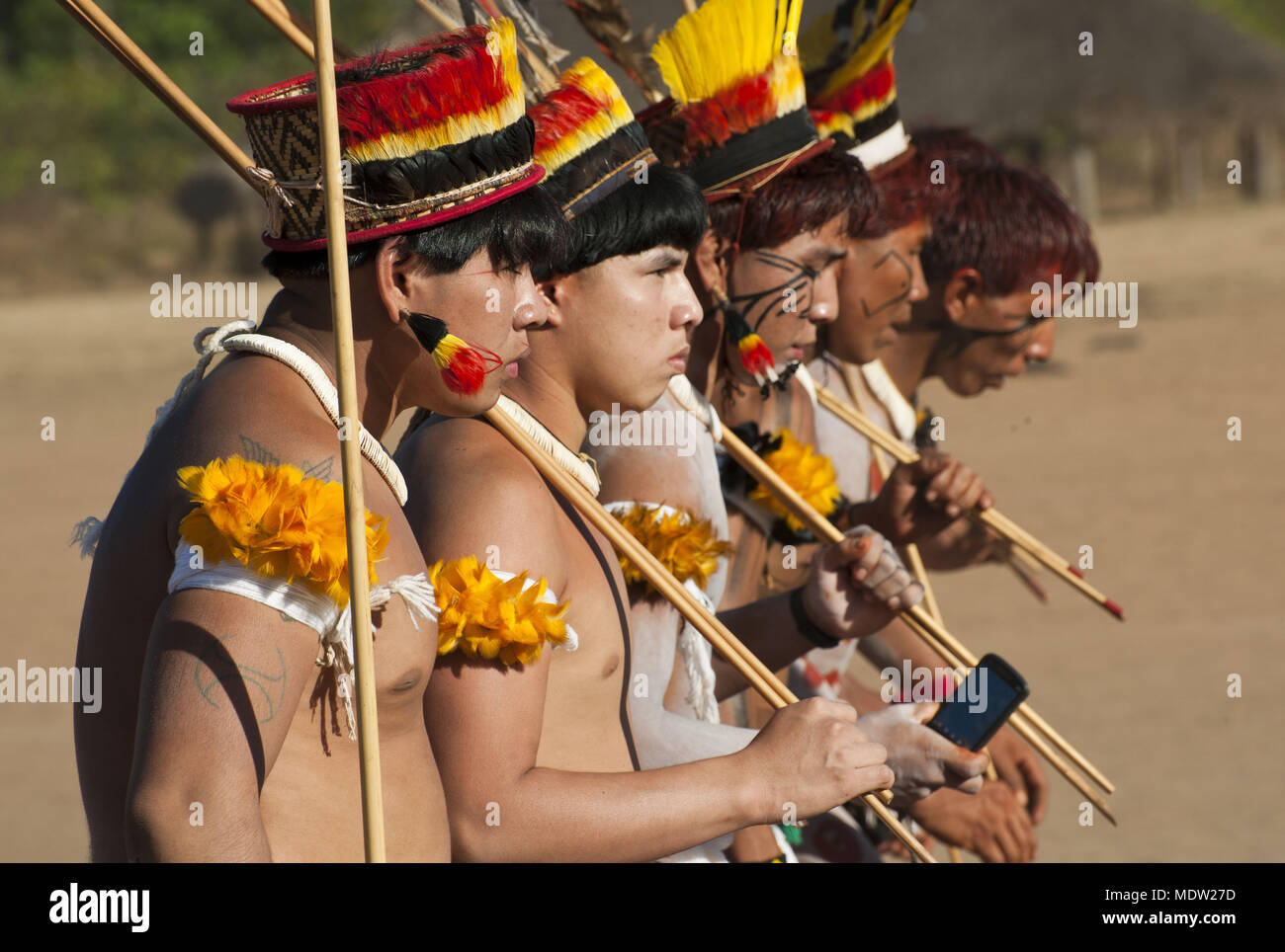 Teens Kalapalo Village Aiha Preparing For Jawari Parque Do Xingu Indigenous Stock Photo Alamy