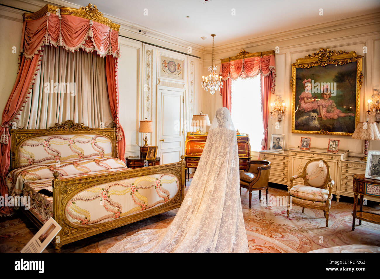 Washington Dc Marjorie Merriweather Post S Bedroom At Hillwood