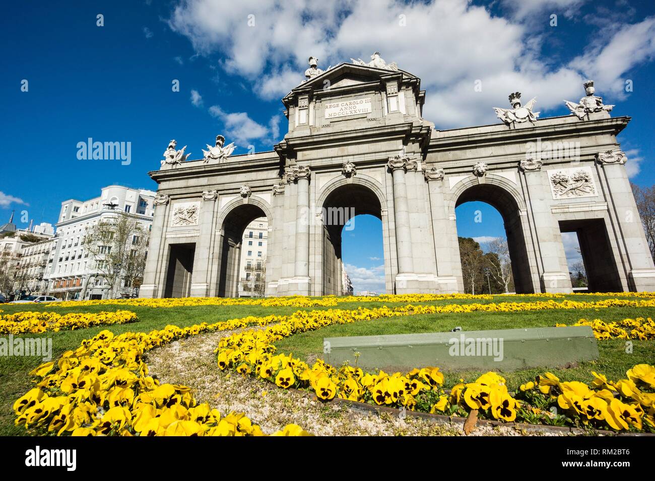 Puerta De Alcal Roundabout Of The Plaza De La Independencia Madrid