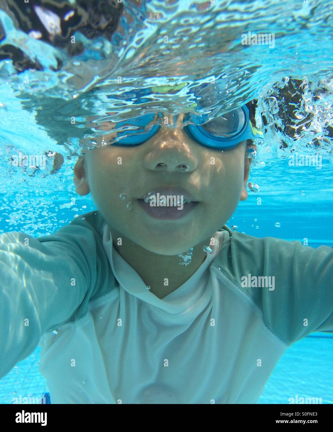 underwater-image-of-a-young-5-year-old-a