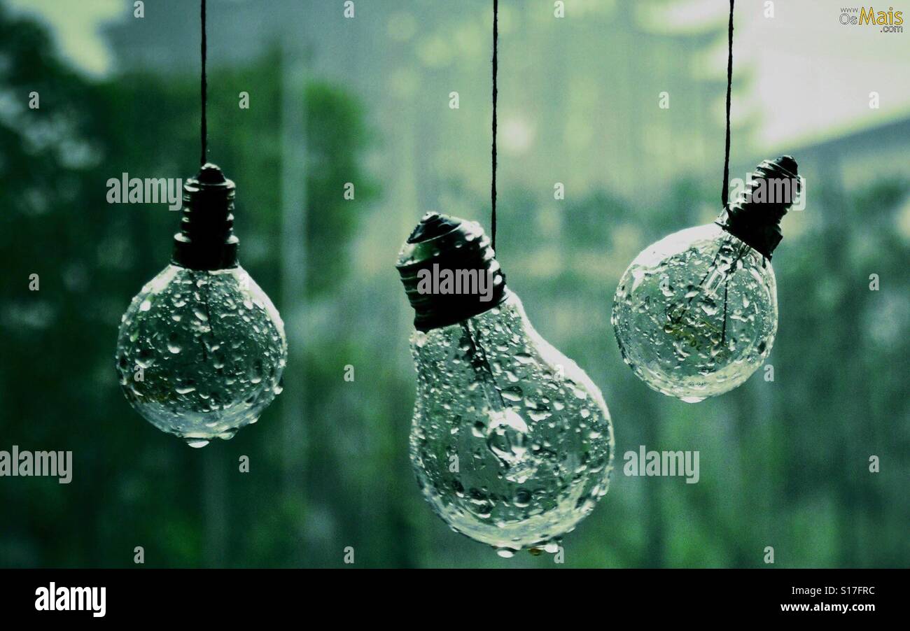 Wet rained light bulbs Stockfoto, Lizenzfreies Bild 310567360 Alamy