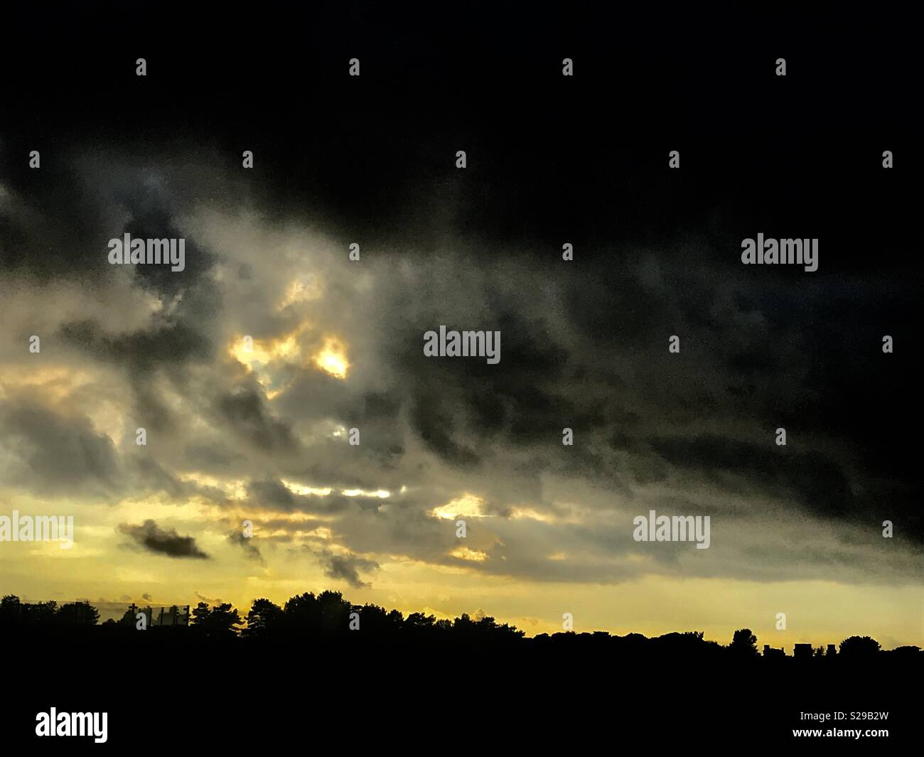 Brooding Sky Skies Hi Res Stock Photography And Images Alamy