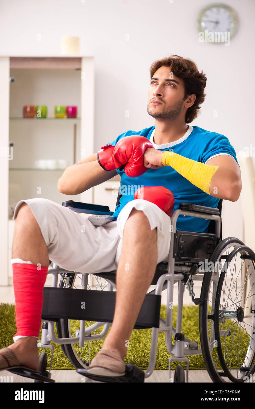 Recovering From His Broken Leg Hi Res Stock Photography And Images Alamy