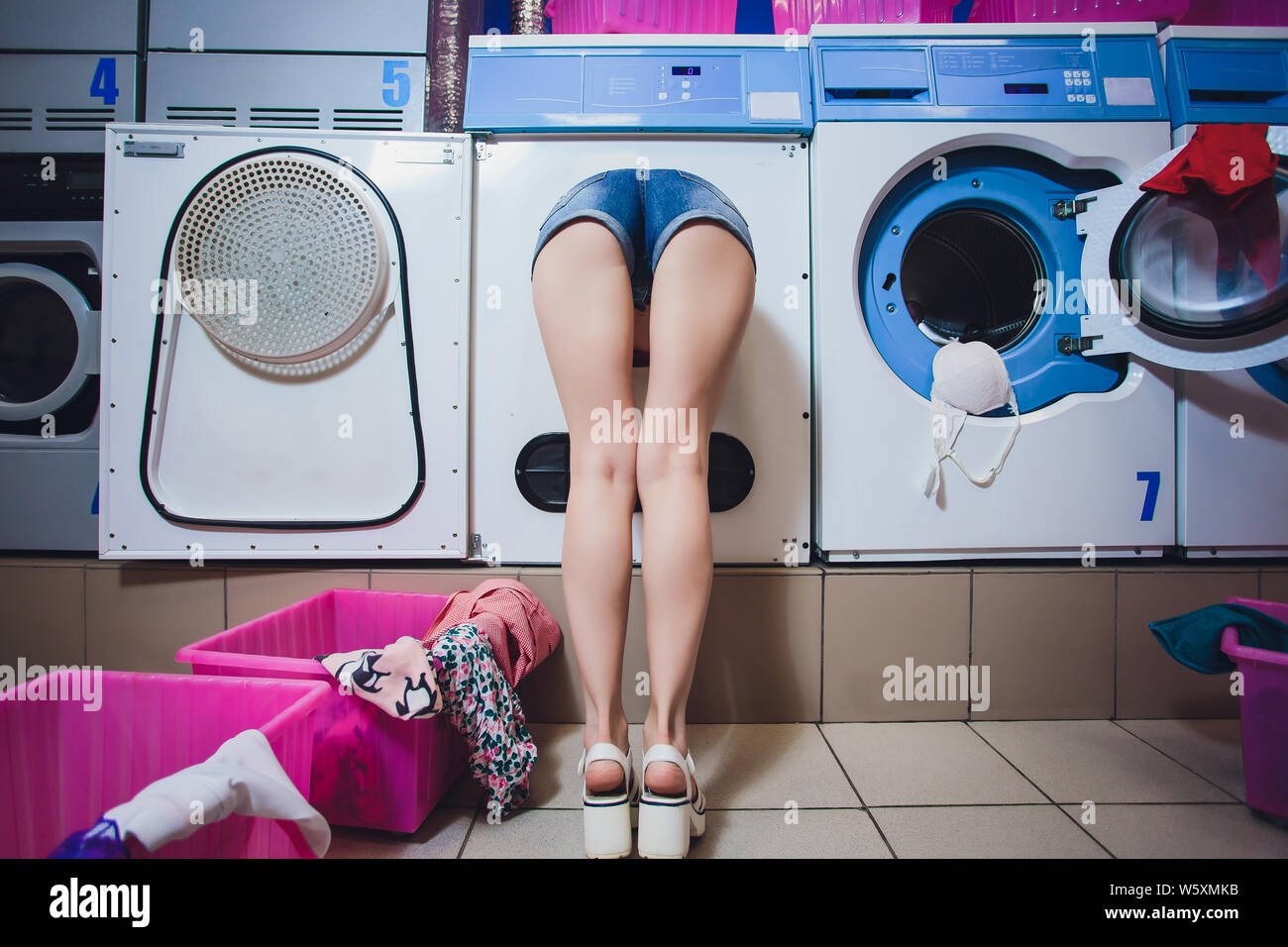 Alabama brothers girls laundry photo