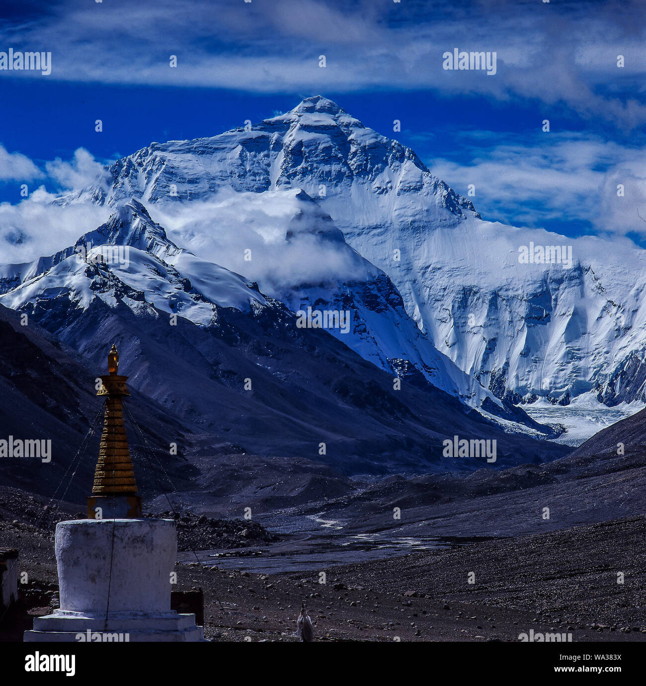 Mount Everest And Himalayas Hi Res Stock Photography And Images Alamy