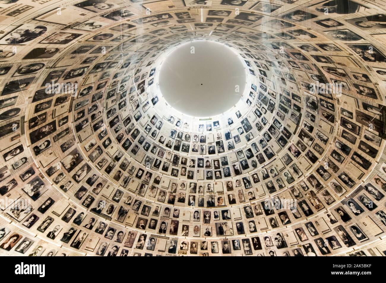 Jerusalem Holocaust Gedenkstaette Yad Vashem Halle Der Namen Israel