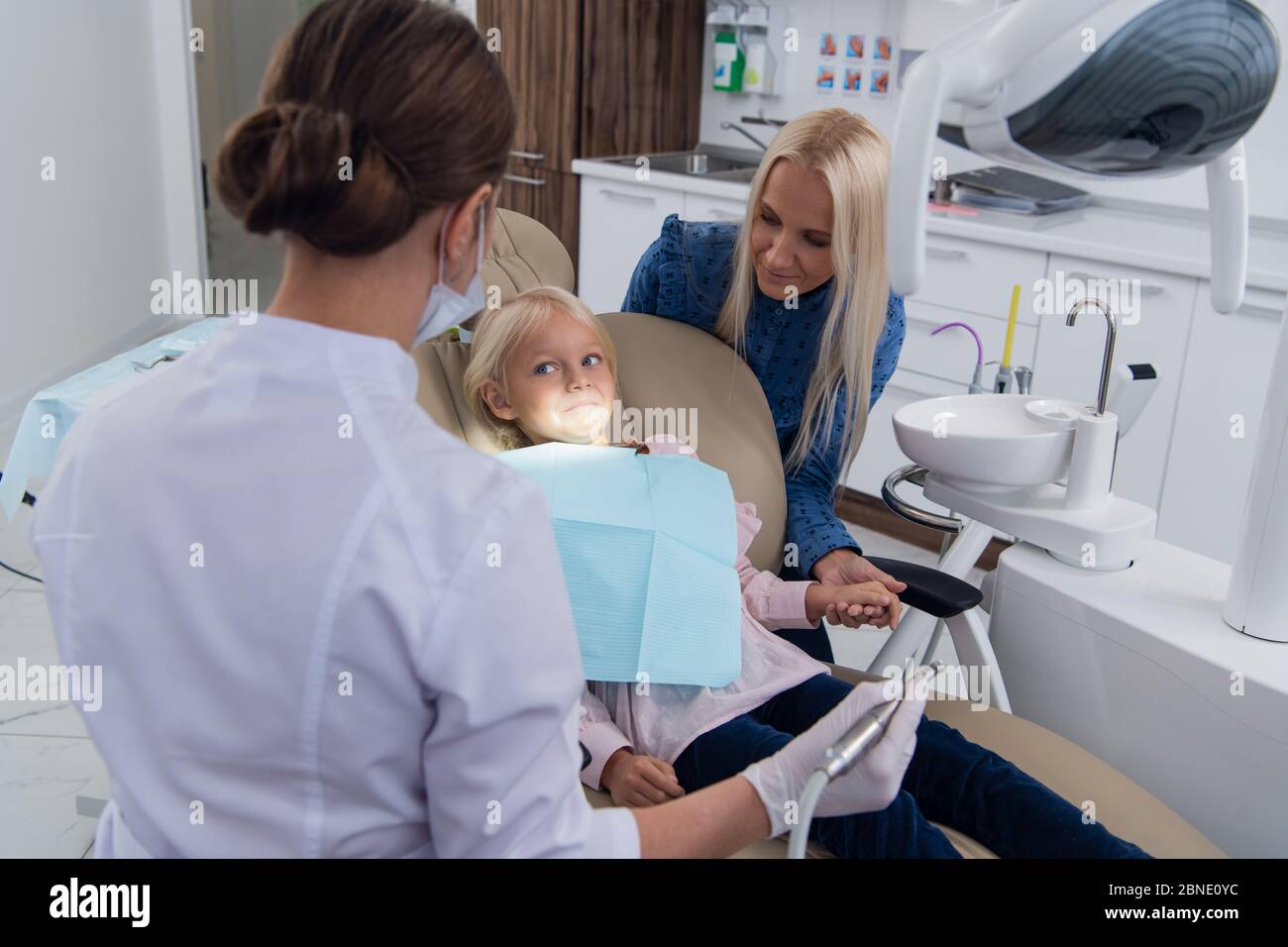 Zahnarzt Bohren Frau Stockfotos Und Bilder Kaufen Alamy