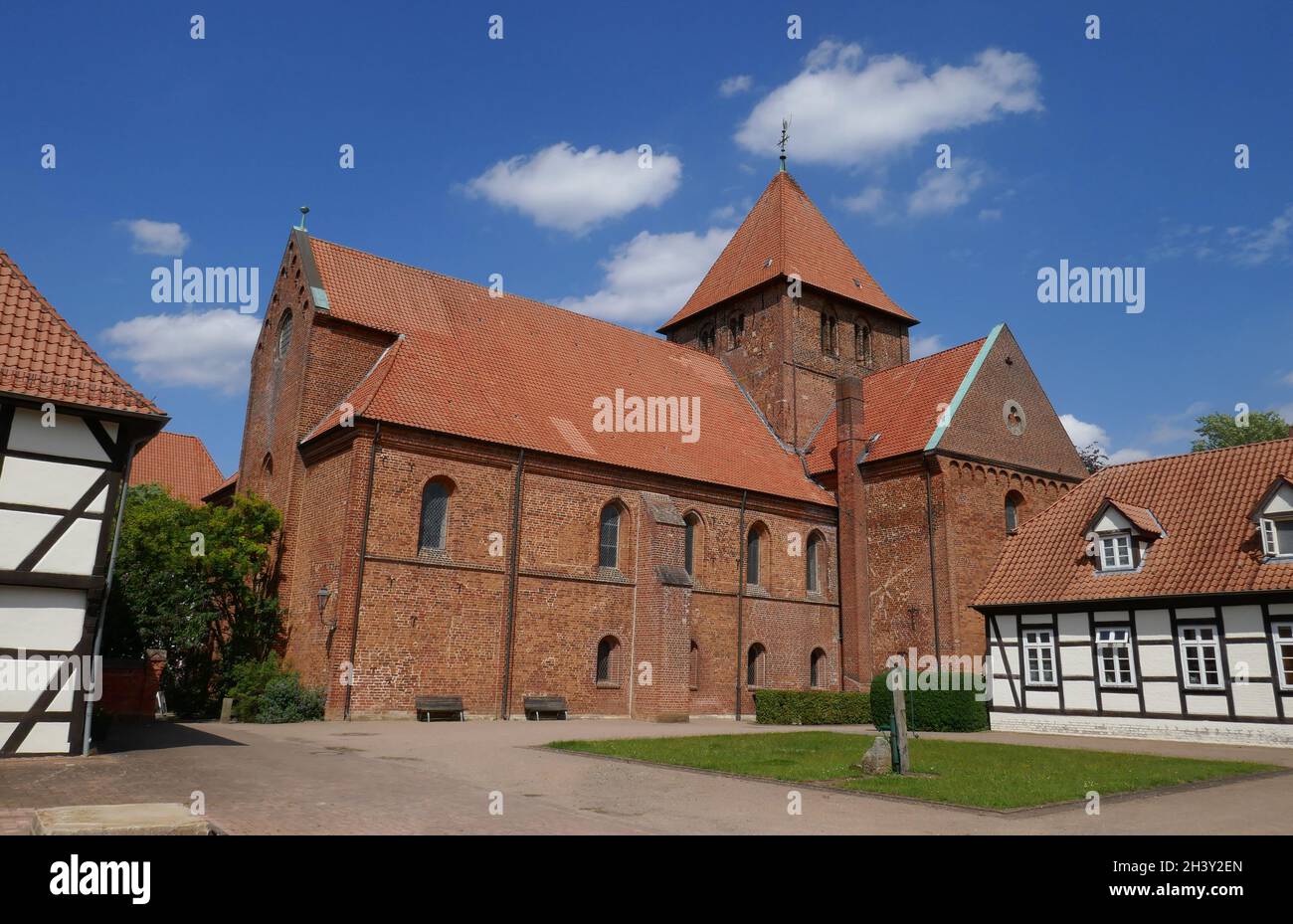 Altstadt Mit Evangelischer Stiftskirche Und Rathaus Fotos Und