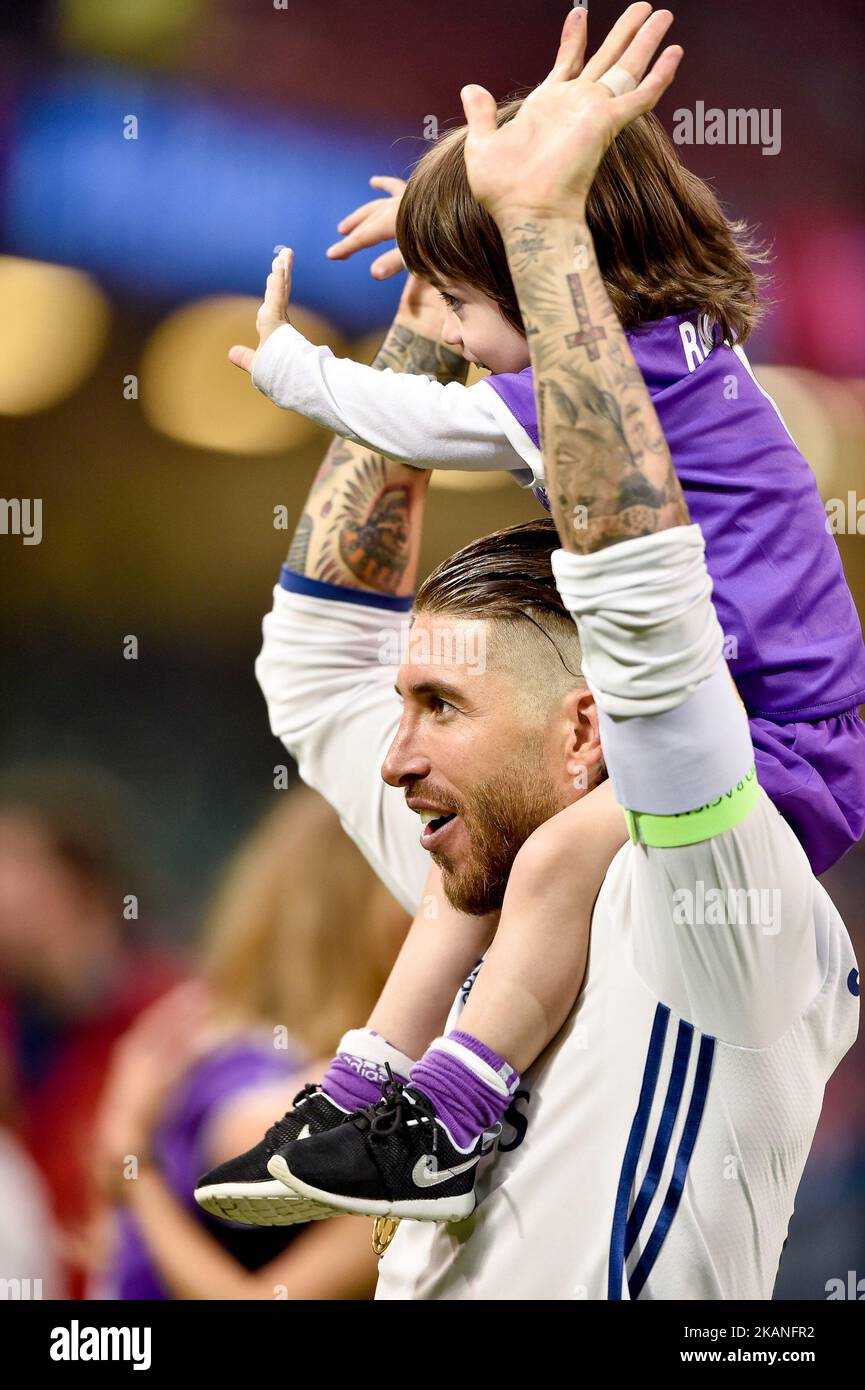 Sergio Ramos Von Real Madrid Und Seine Tochter Nach Dem Uefa Champions