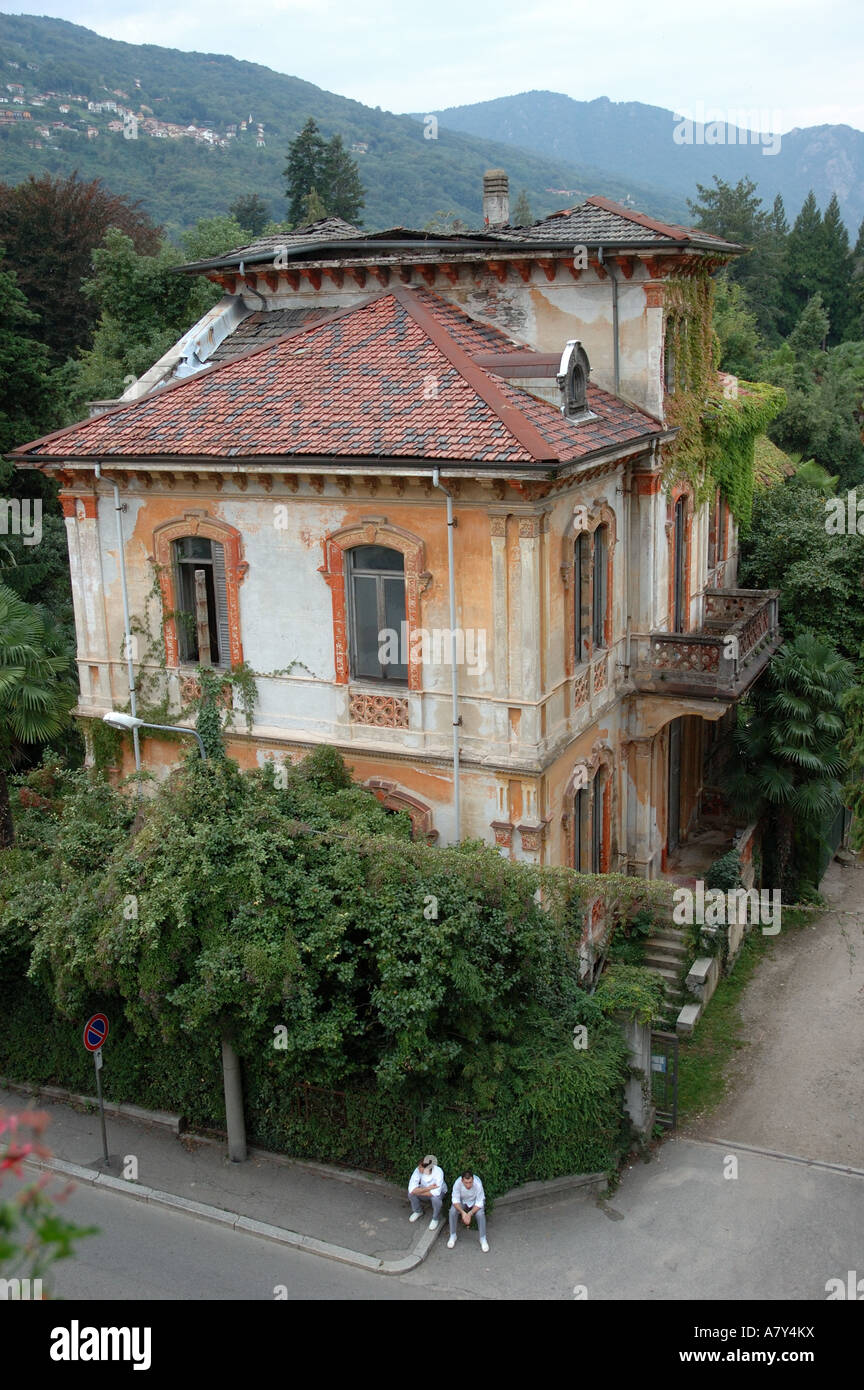 italien stresa lago maggiore verlassene villa a7y4kx