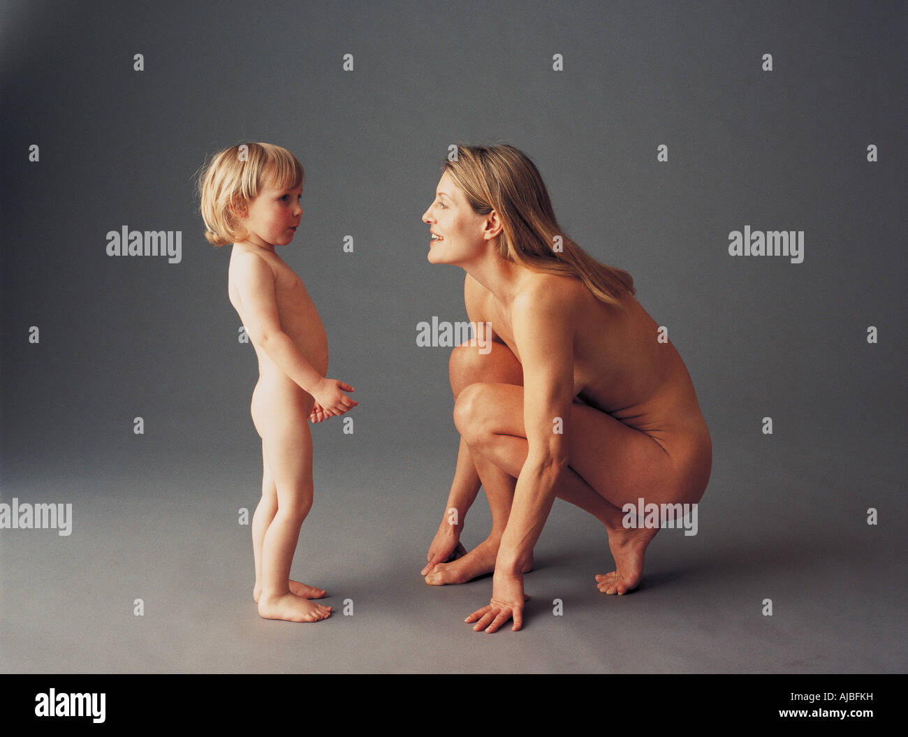 Nackt Bild Von Mutter Und Sohn Spielen Stockfoto Bild 14684884 Alamy