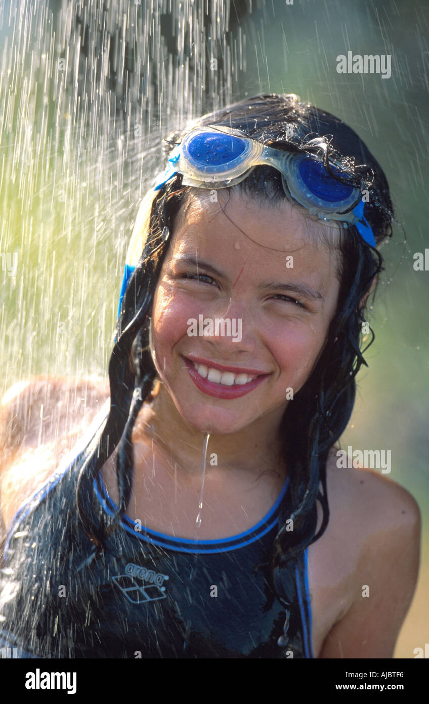 Wearing bikini p Fotos und Bildmaterial in hoher Auflösung Alamy