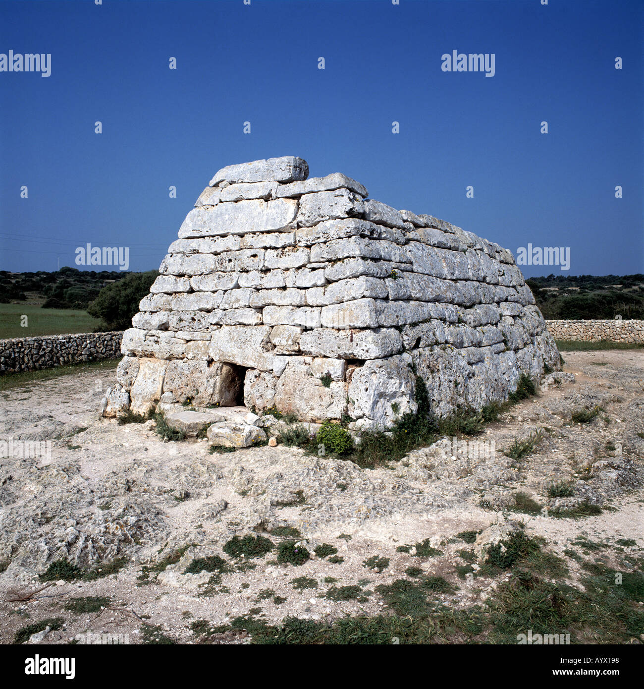 Megalithgrab, Steingrab, Praehistorisch, Steinzeit, Naveta dEs Tudons