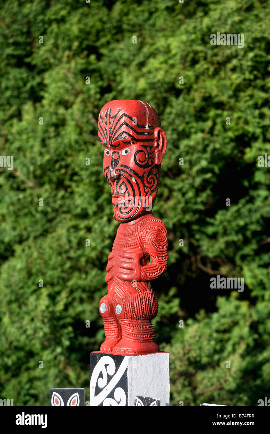 Neuseeland Nordinsel Rotorua Maori Statue Stockfotografie Alamy