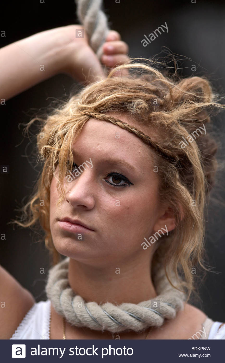 Woman Hanging Noose Stockfotos & Woman Hanging Noose Bilder Alamy