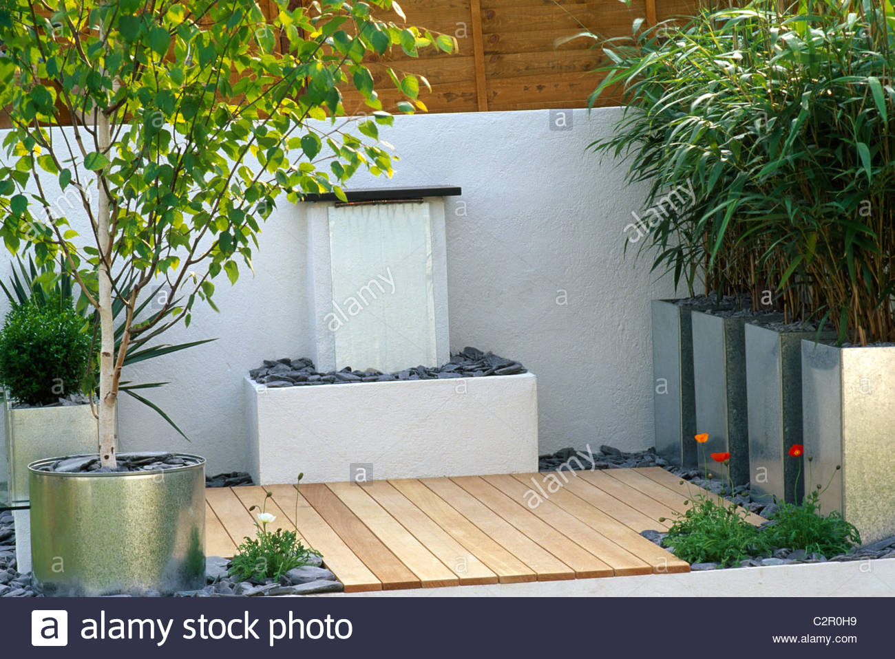 garten container, moderner garten mit brunnen, verzinktem metall-container, weiß, Design ideen