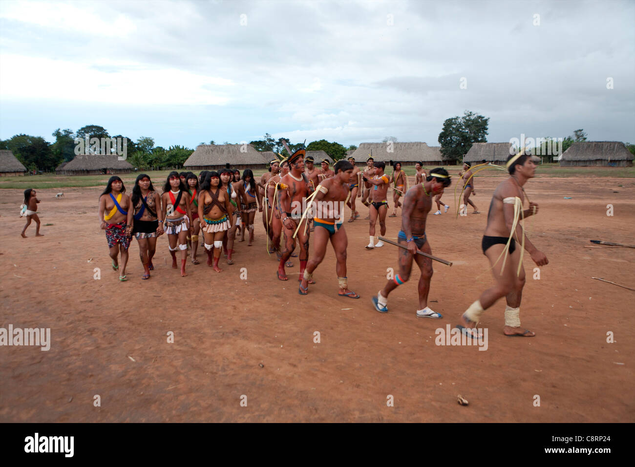 Xingu indianer frauen Fotos und Bildmaterial in hoher Auflösung Alamy