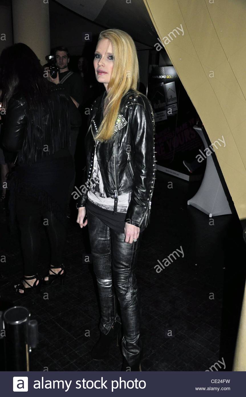 Single party berlin goya