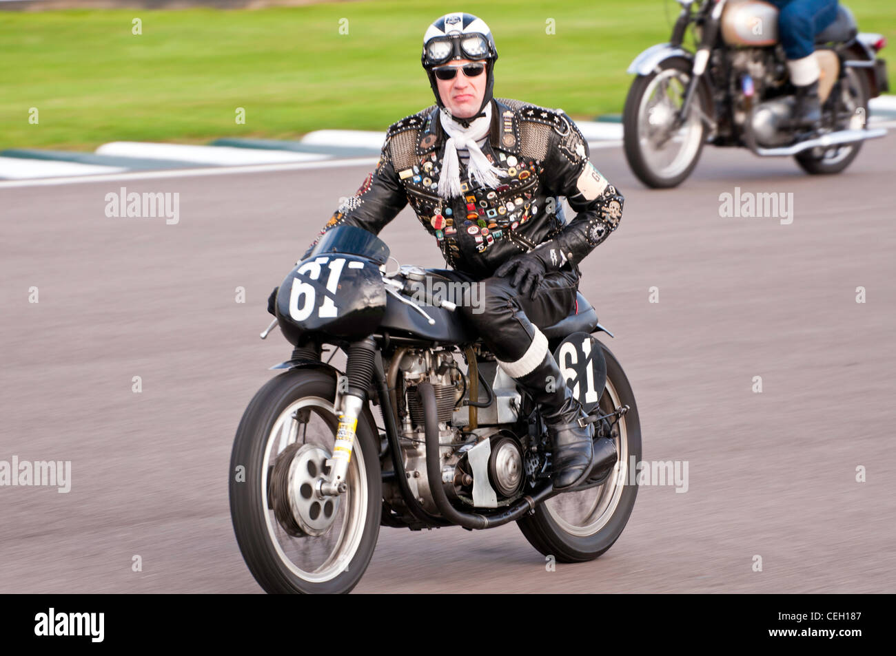 Ein Kerl wie der a1950 Stil Motorradfahrer Biker Rocker in Leder