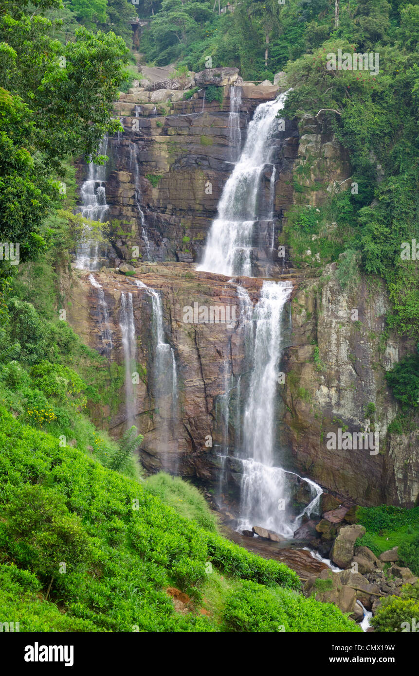 Ramboda Herrlichen Wasserfall In Den Bergen Von Sri Lanka