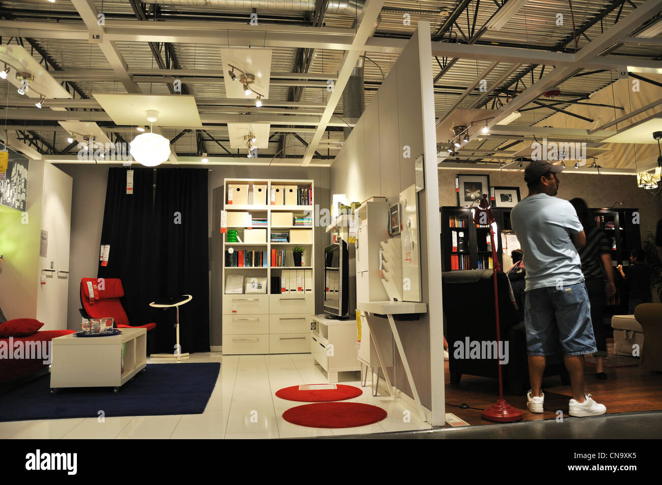 Ikea Store Interior People Shopping Stockfotos & Ikea Store Interior