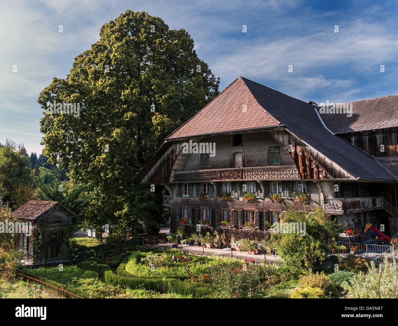 Bauernhof, Bauernhaus, Bauernhof, Baum, Garten, Dorf, Emmenmatt