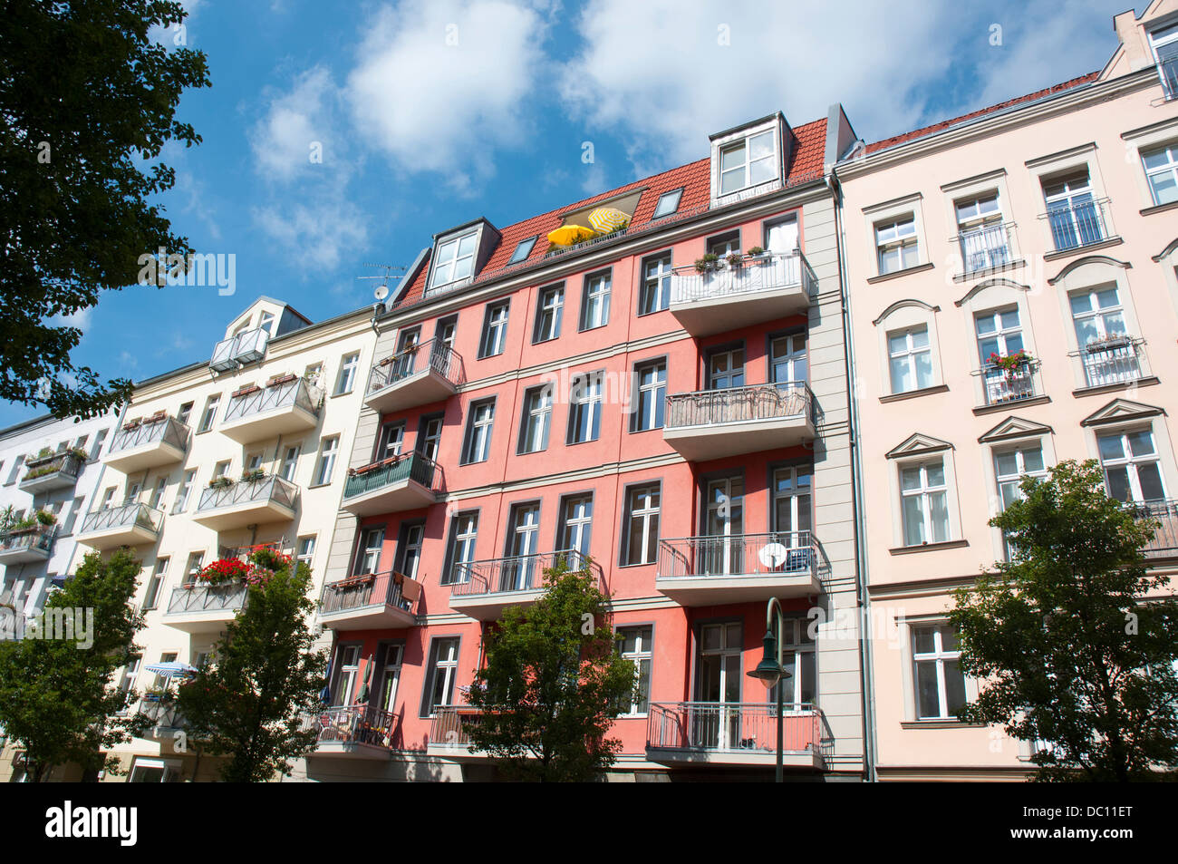 Deutschland, Berlin. Friedrichshain. Mehrfamilienhäuser Stockfoto, Bild 59030128 Alamy