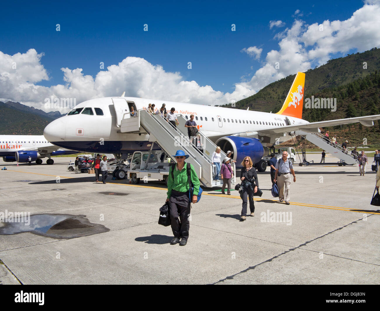 Bhutan Internationalen Flughafen Paro Passagiere Aussteigen Druk