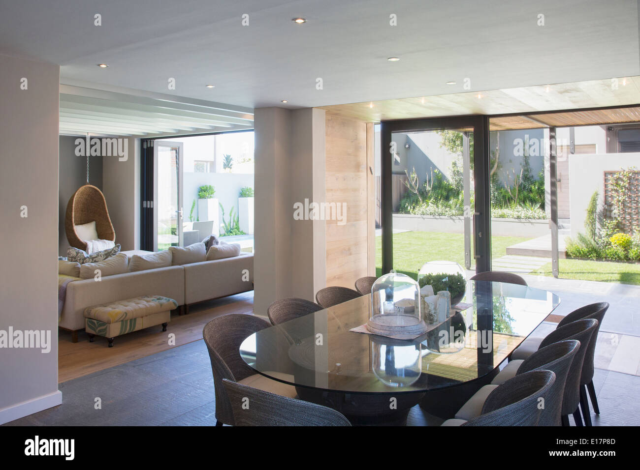 luxus esszimmer, luxus esszimmer offen, sonnige terrasse stockfoto, bild: 69627277, Design ideen