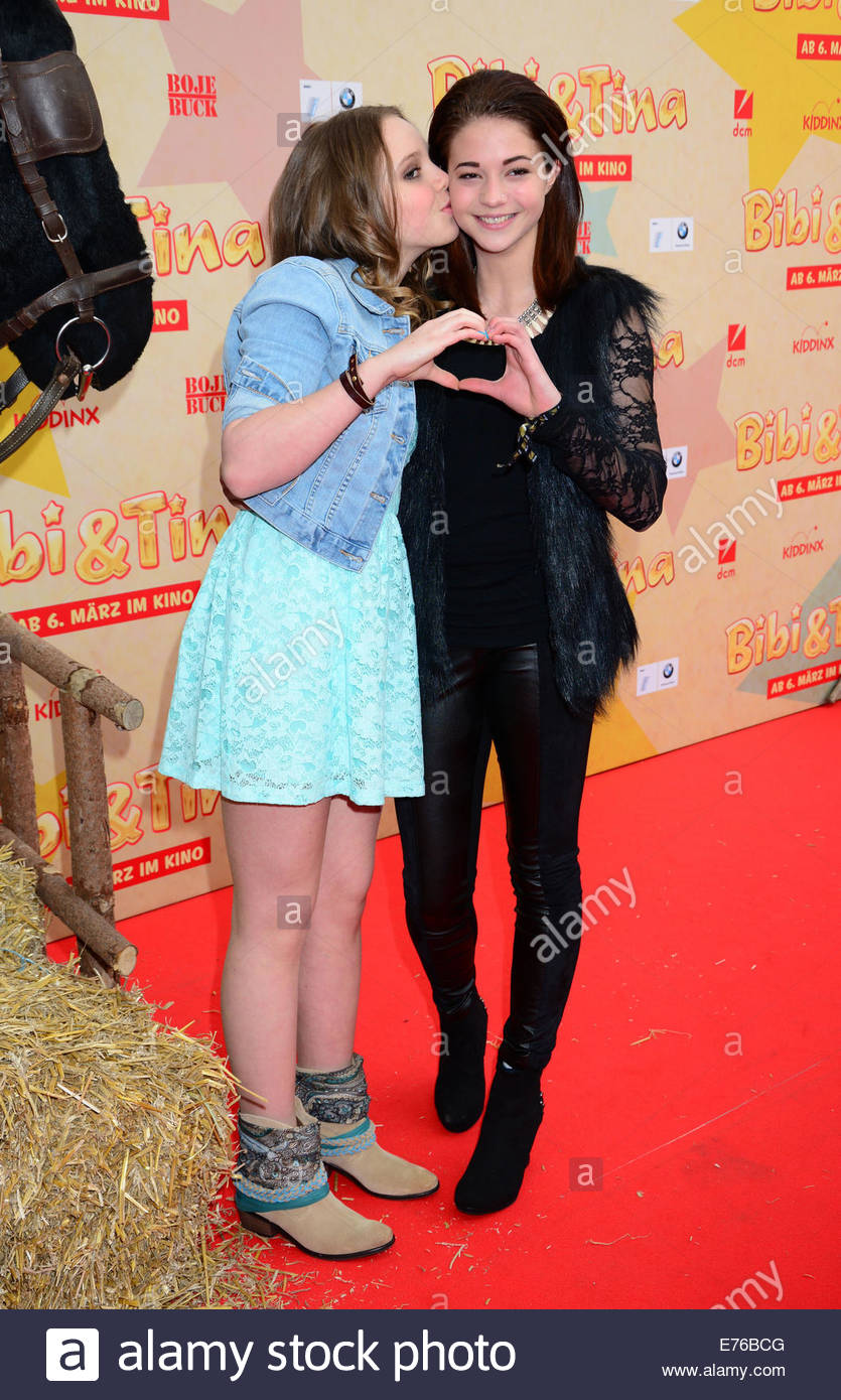 Lina Larissa Strahl Und Lisa-Marie Koroll Bei Der Weltpremiere Von Bibi ...